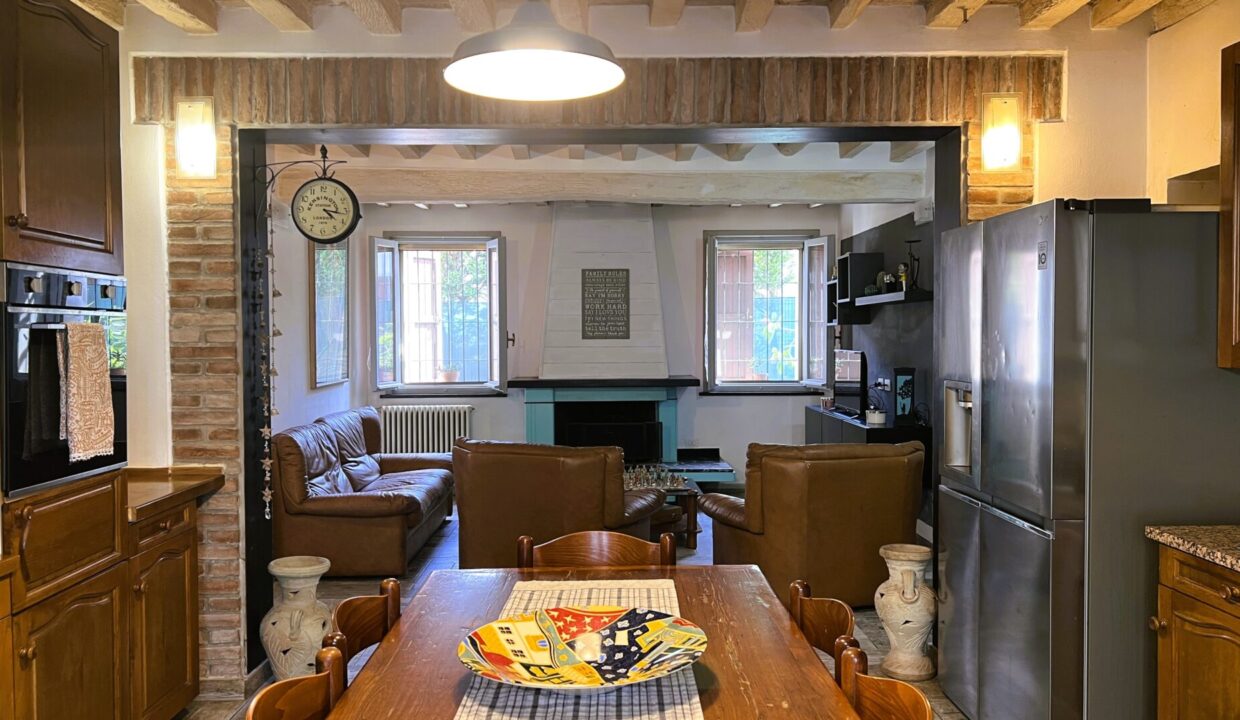soggiorno casa ristrutturata in campagna Rivarolo