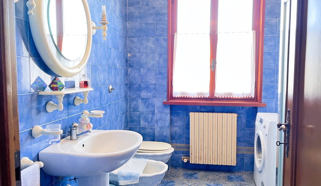 bagno appartamento con giardino Sissa campagna