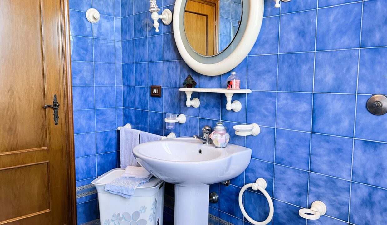 bagno appartamento con giardino Sissa campagna