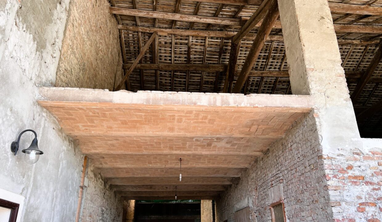 dettaglio rustico da ristrutturare Rivarolo di Torrile