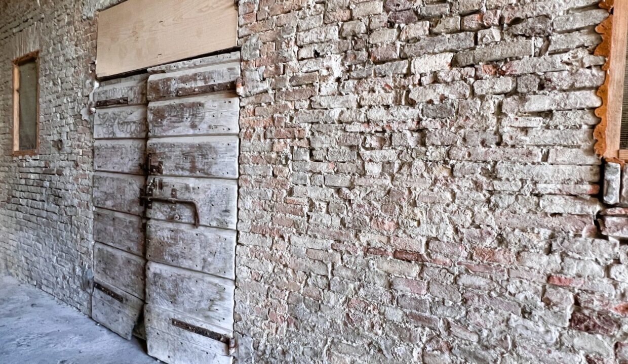 dettaglio rustico da ristrutturare Rivarolo di Torrile