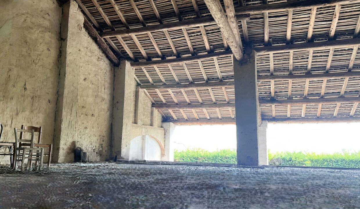 ex fienile rustico da ristrutturare Rivarolo di Torrile