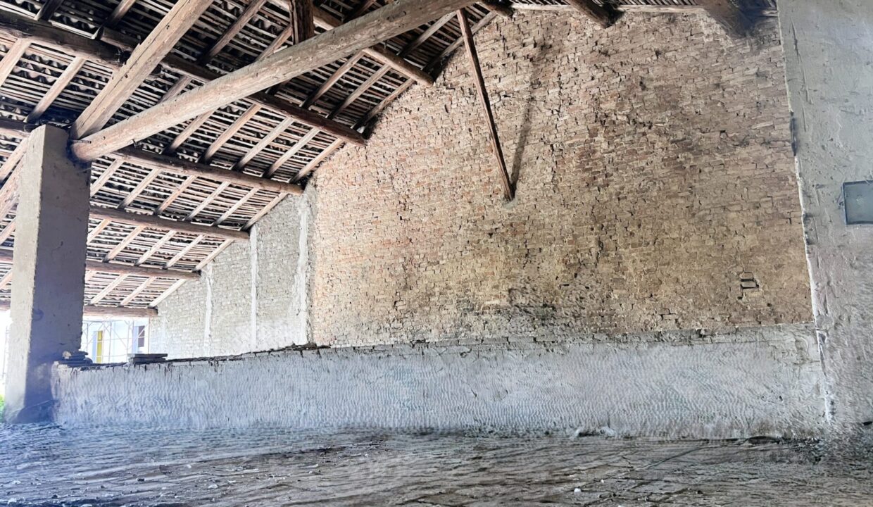 ex fienile rustico da ristrutturare Rivarolo di Torrile