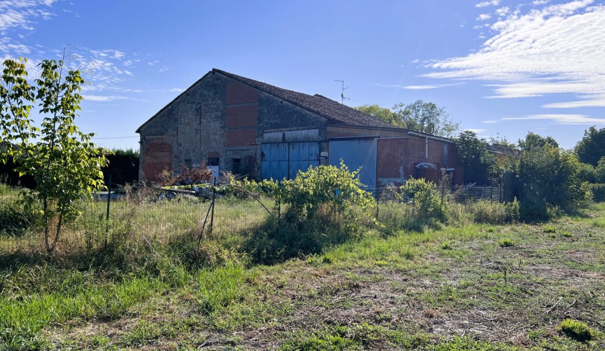 facciata rustico da ristrutturare Rivarolo di Torrile