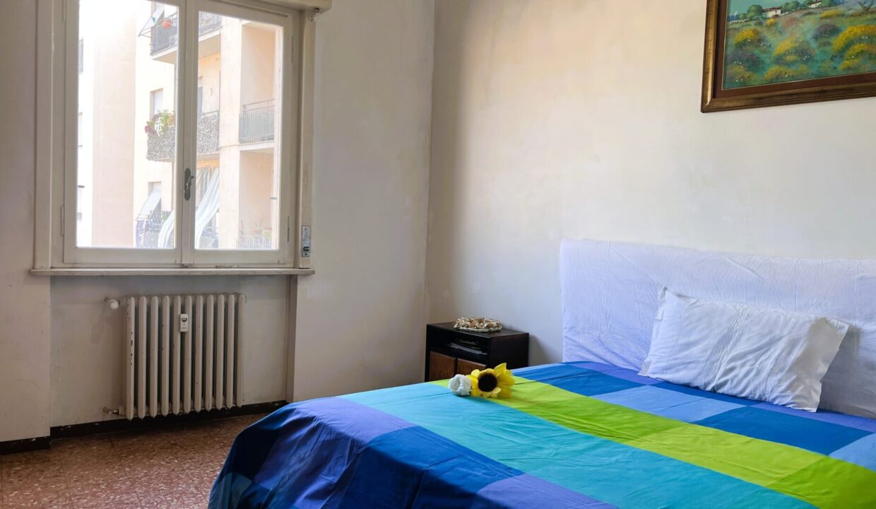 camera 1 appartamento con 3 camere Parma
