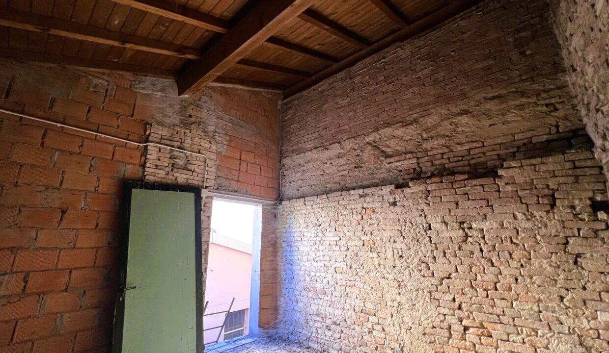 ex fienile casa da ristrutturare vicinanze Colorno
