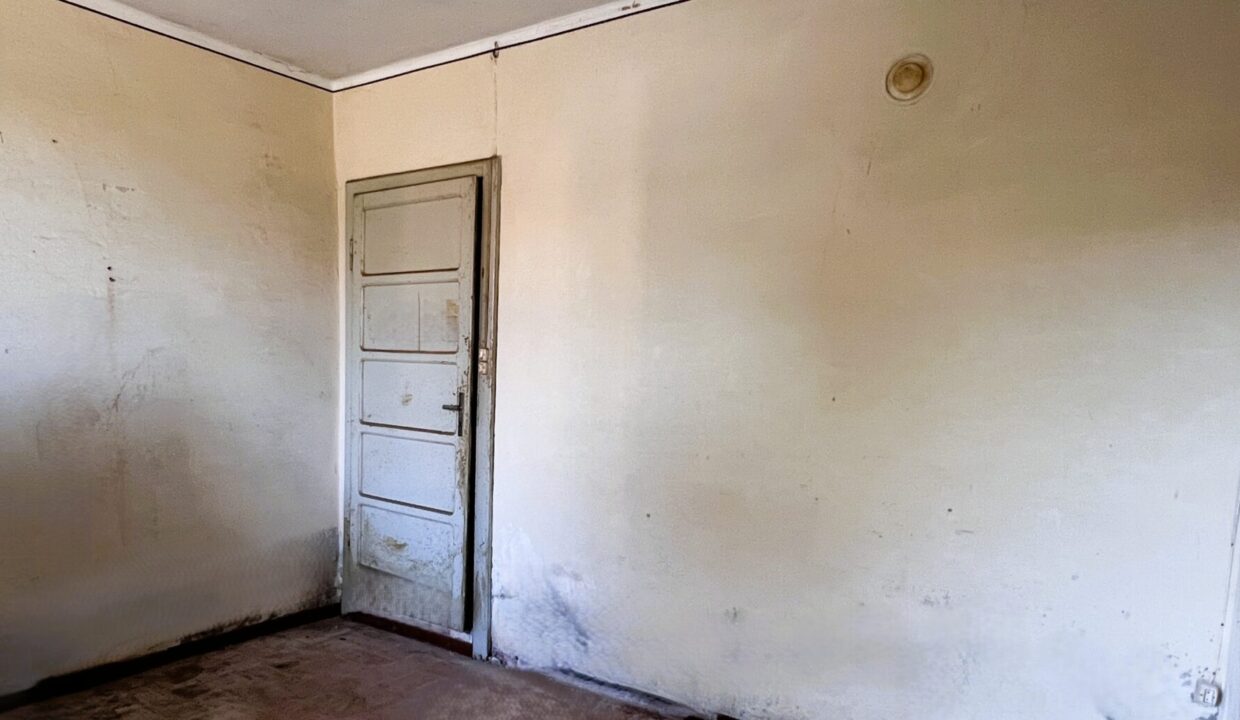 soggiorno casa da ristrutturare vicinanze Colorno