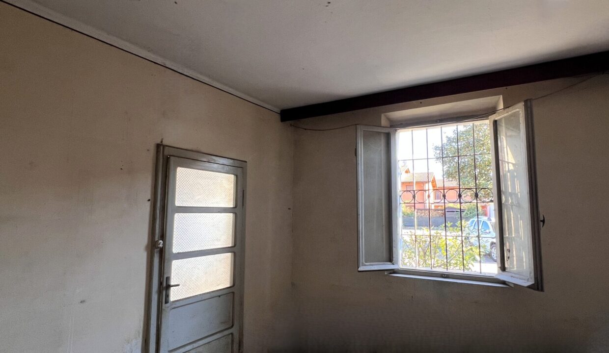 soggiorno casa da ristrutturare vicinanze Colorno