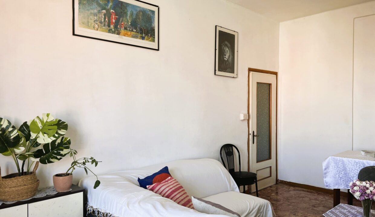 soggiorno appartamento con 3 camere Parma