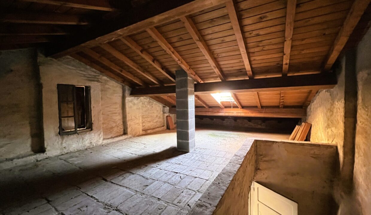 sottotetto casa da ristrutturare vicinanze Colorno
