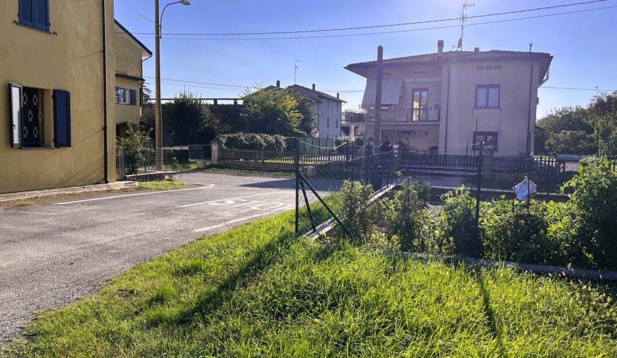 zona casa da ristrutturare vicinanze Colorno