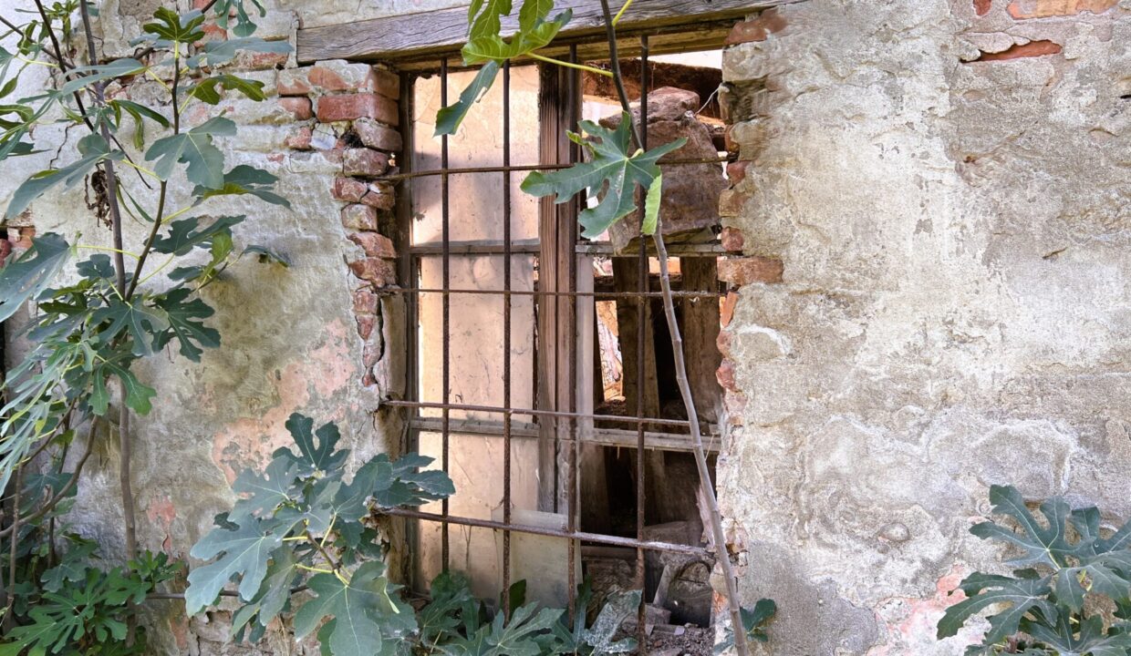 dettaglio rustico da ristrutturare Coltaro