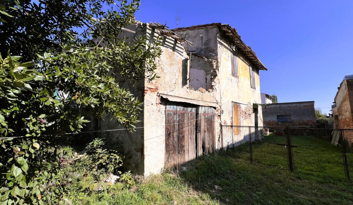 facciata rustico da ristrutturare Coltaro