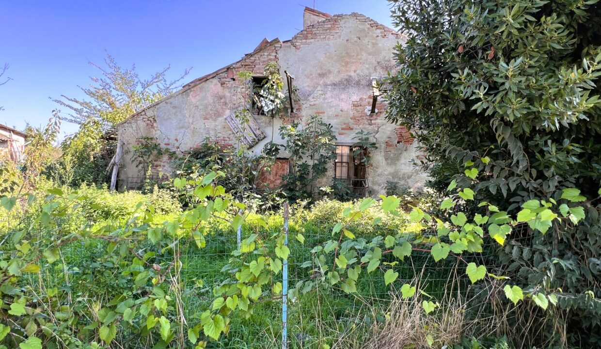 facciata rustico da ristrutturare Coltaro