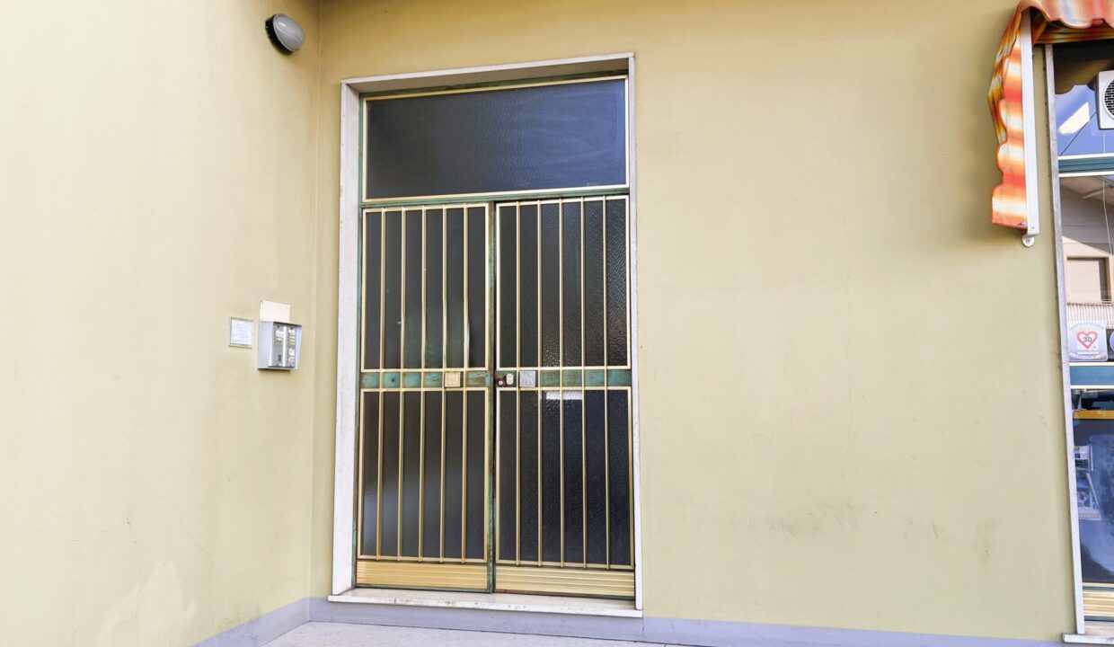 ingresso palazzo appartamento ristrutturato vicinanze Casalmaggiore