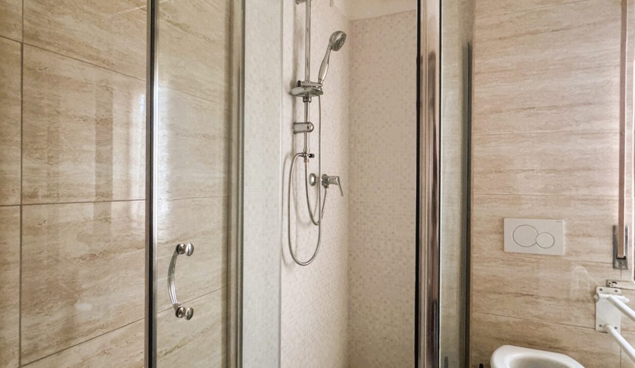 bagno appartamento zona via Venezia