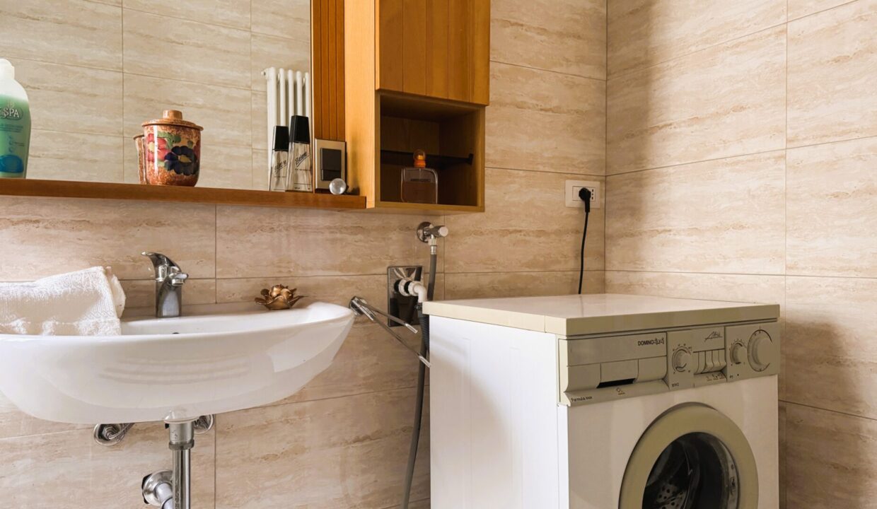 bagno appartamento zona via Venezia