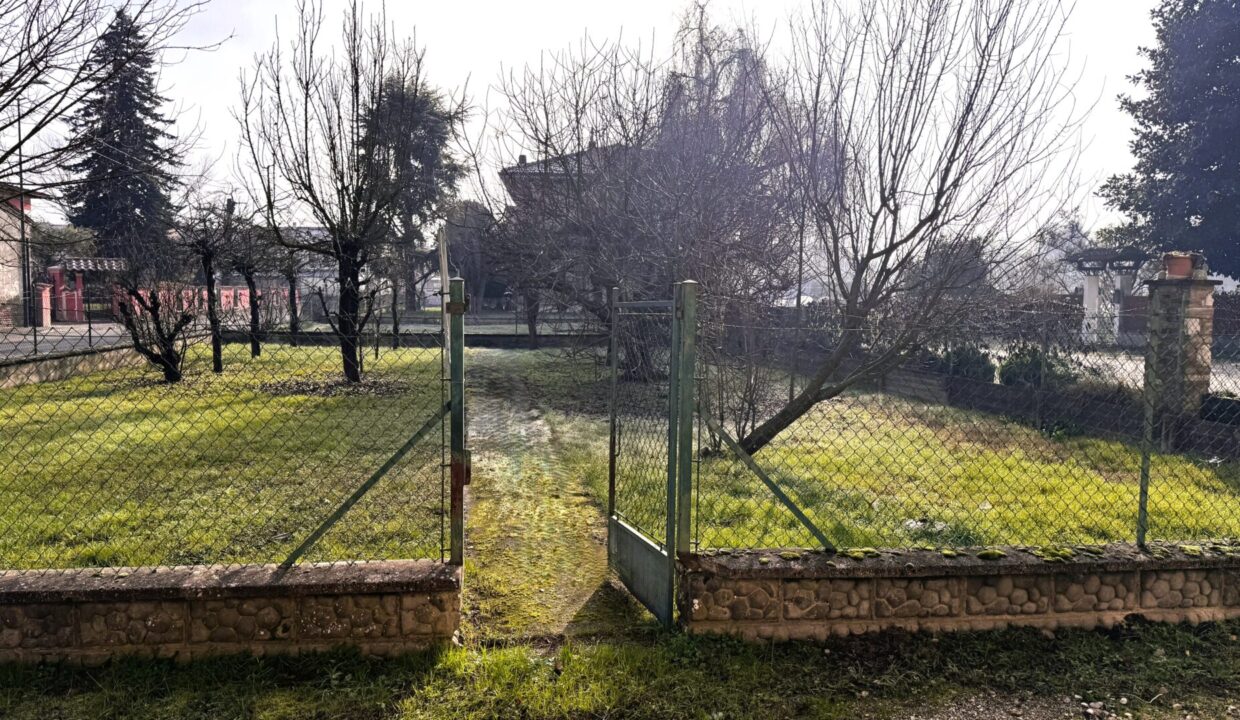 giardino casa con giardino vicinanze Colorno