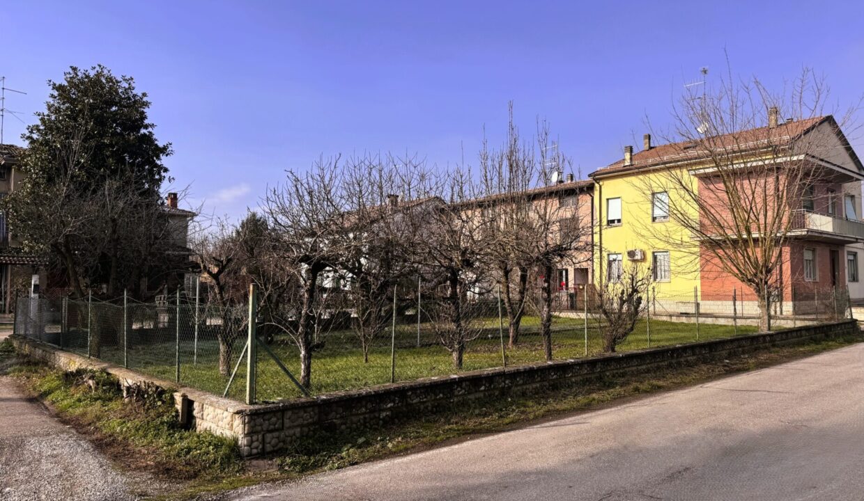 giardino casa con giardino vicinanze Colorno