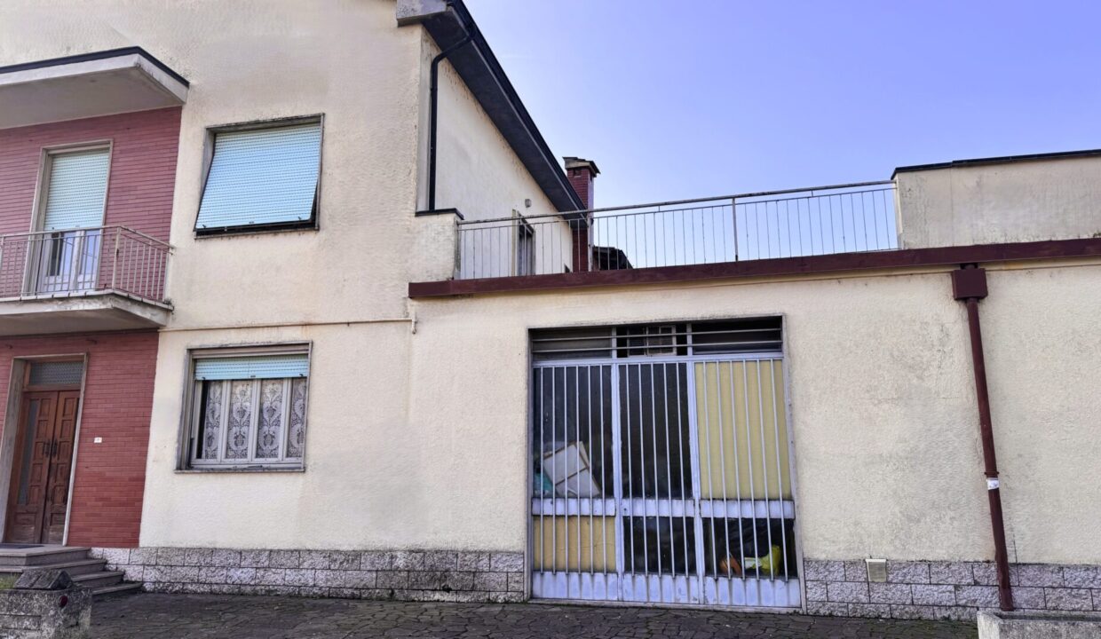 magazzino casa con giardino vicinanze Colorno