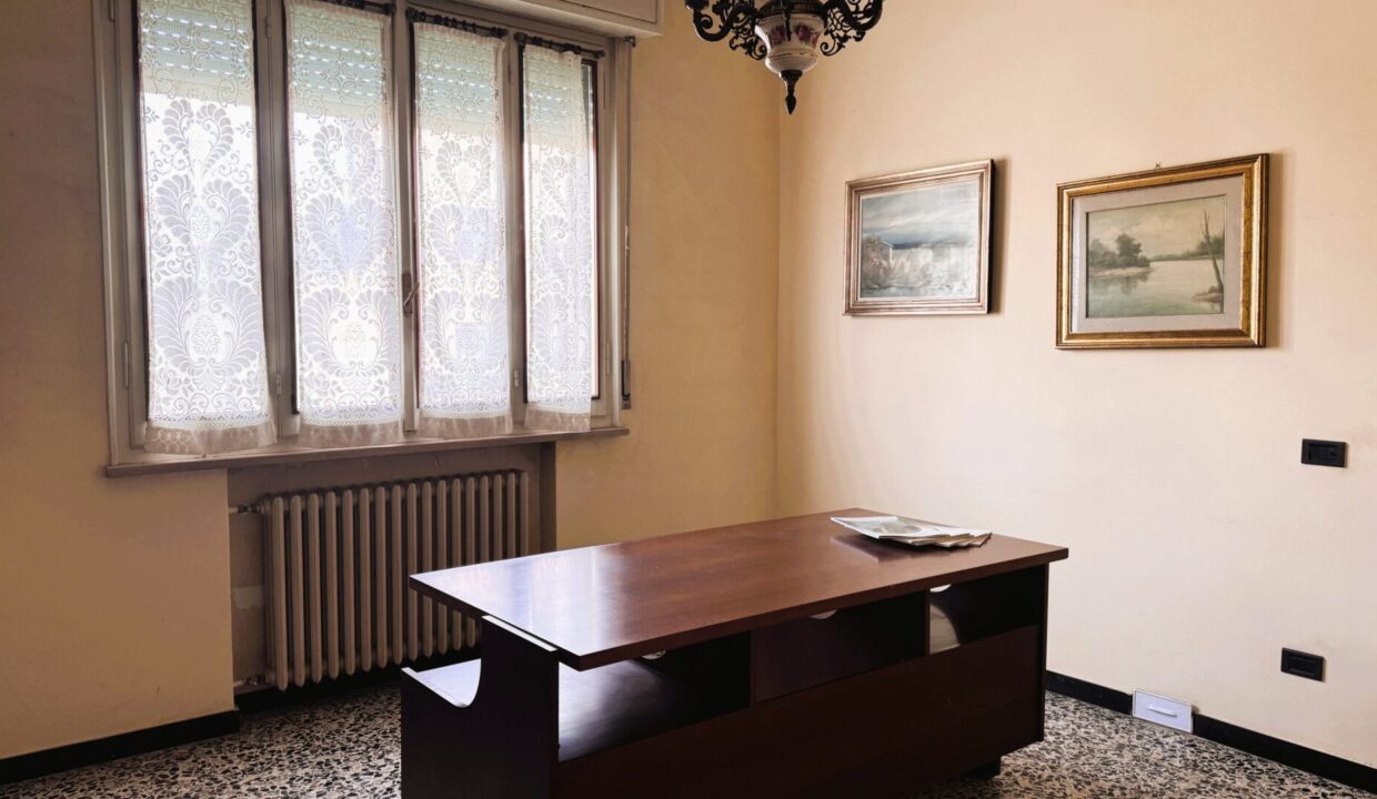 sala casa con giardino vicinanze Colorno