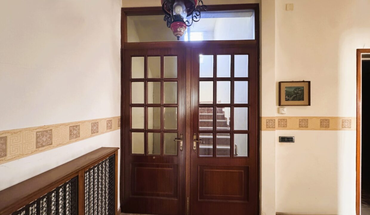 scala casa con giardino vicinanze Colorno