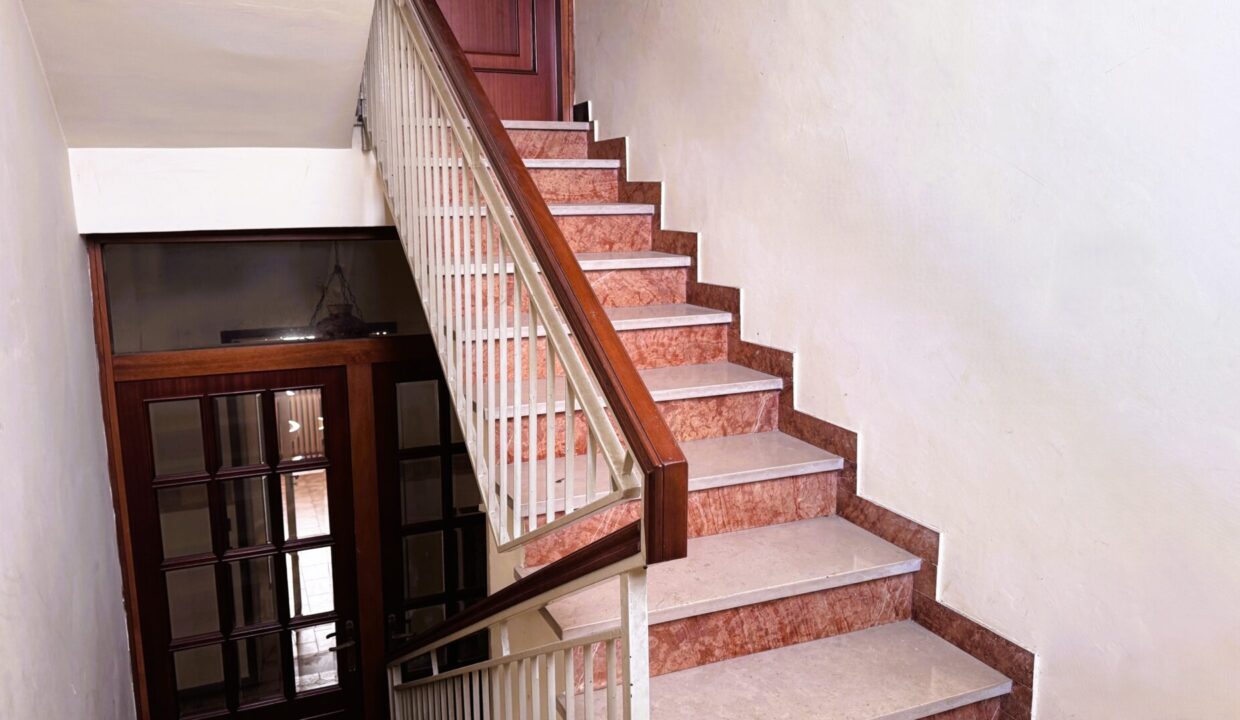 scale casa con giardino vicinanze Colorno