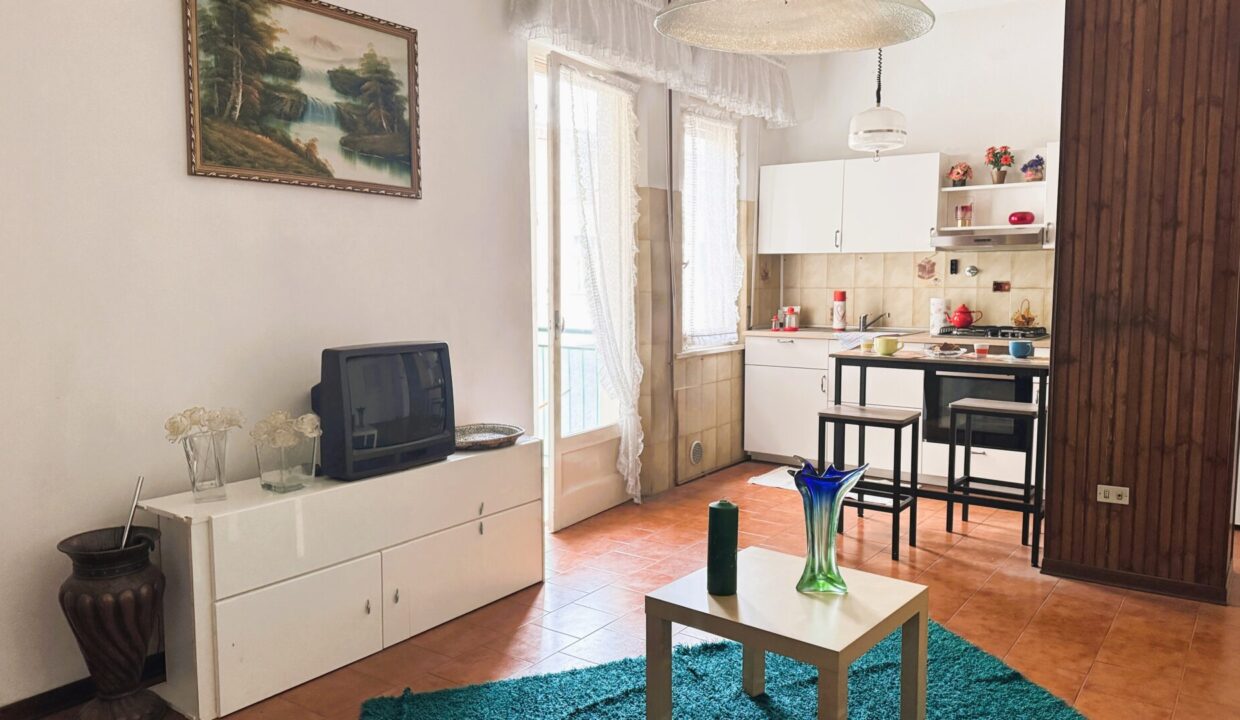 soggiorno angolo cottura appartamento zona via Venezia