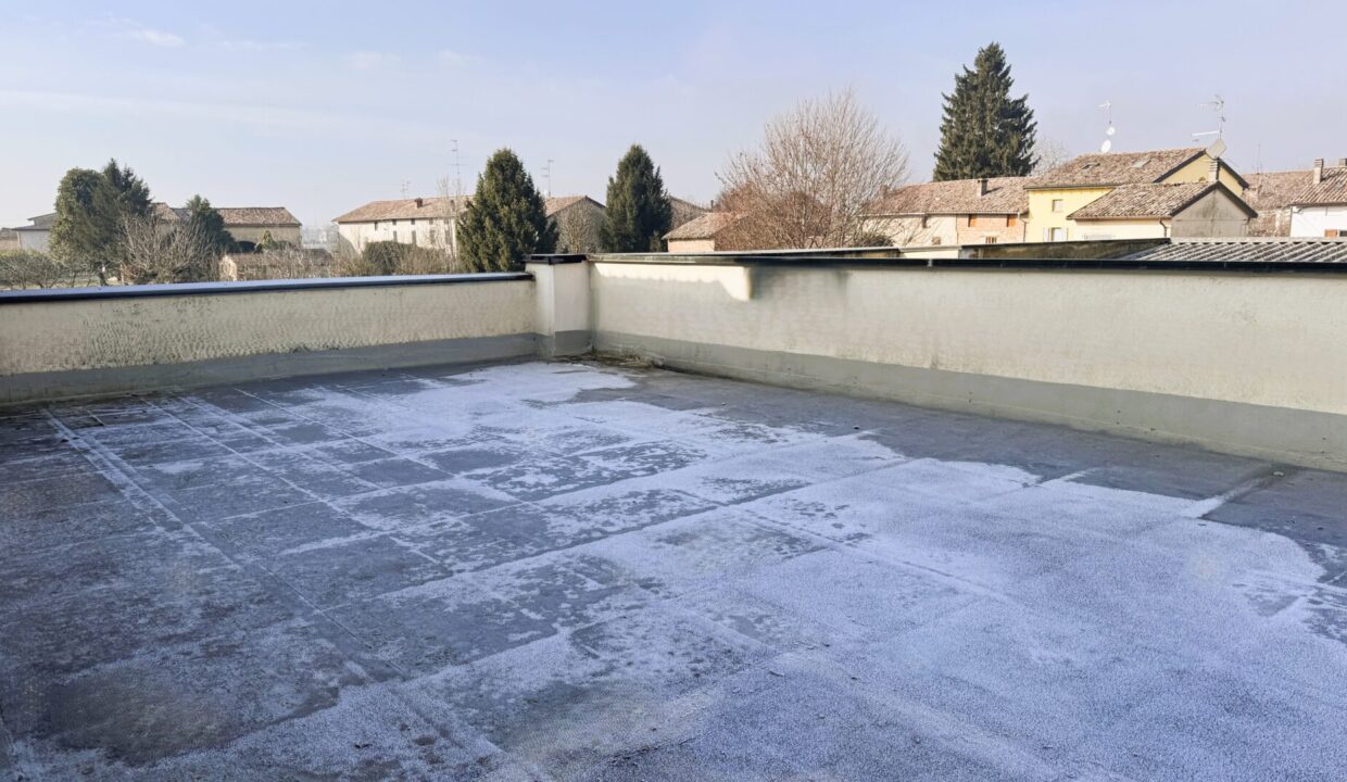 terrazzo casa con giardino vicinanze Colorno