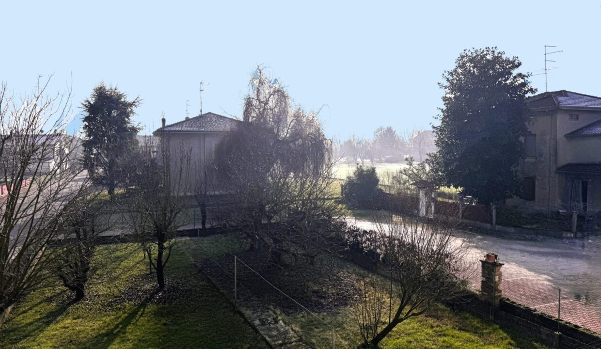 vista casa con giardino vicinanze Colorno