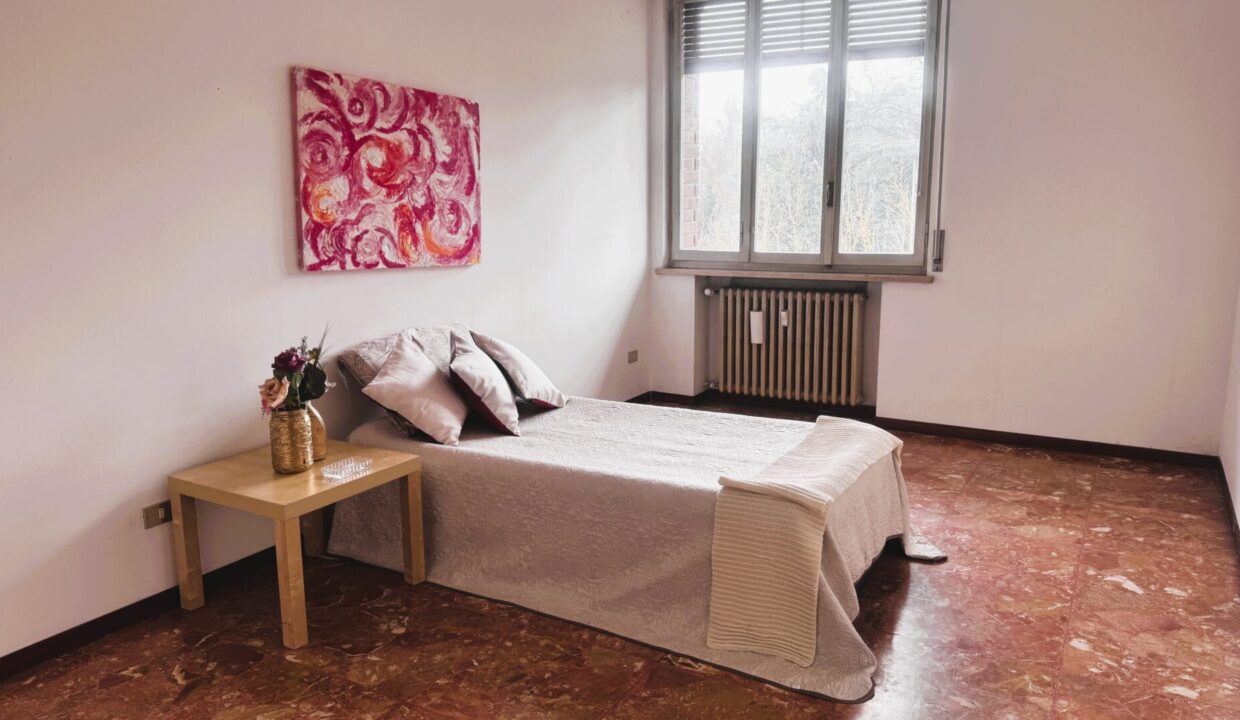 camera 2 appartamento con 3 camere Colorno