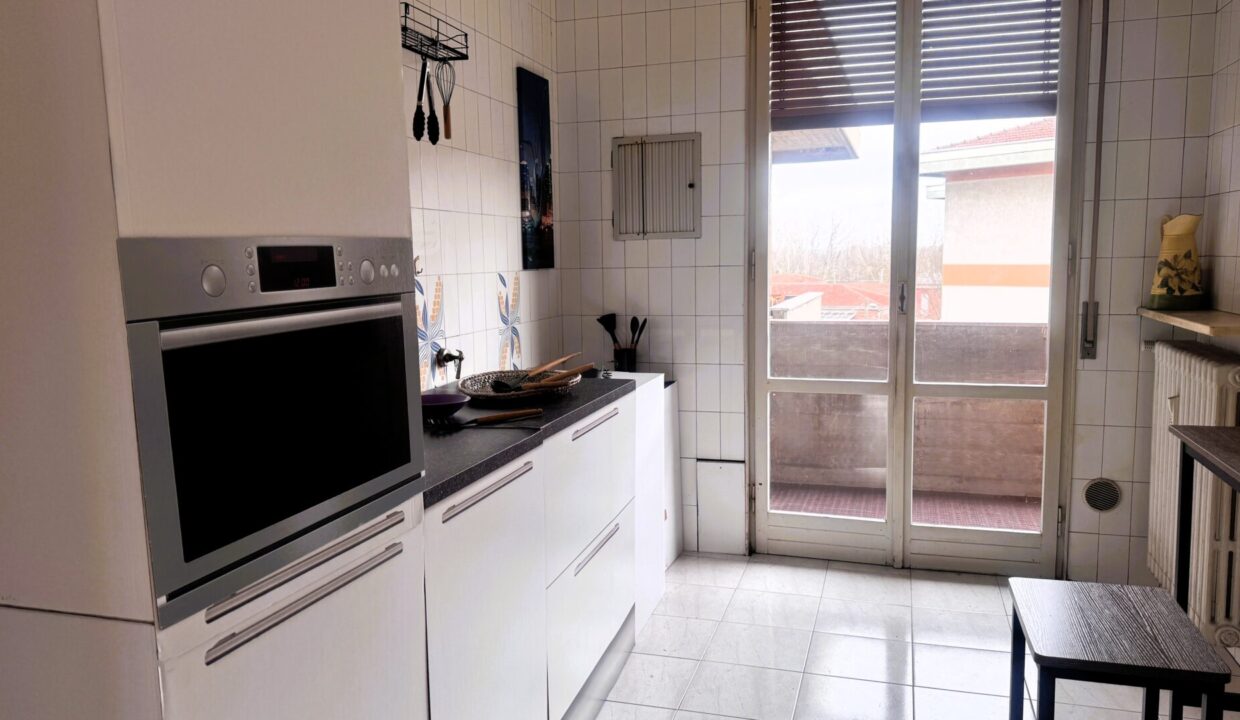 cucina appartamento con 3 camere Colorno