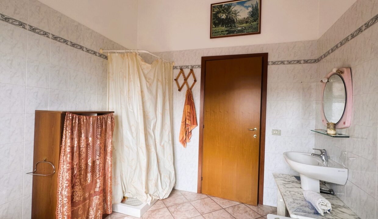 bagno bilocale recente Mezzano Superiore