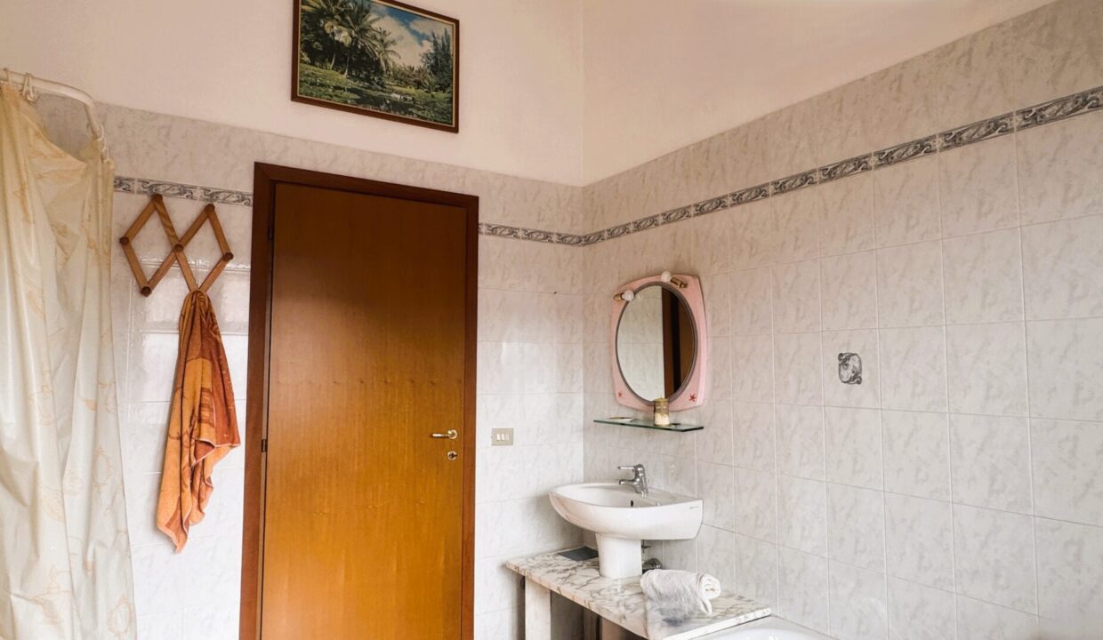 bagno bilocale recente Mezzano Superiore