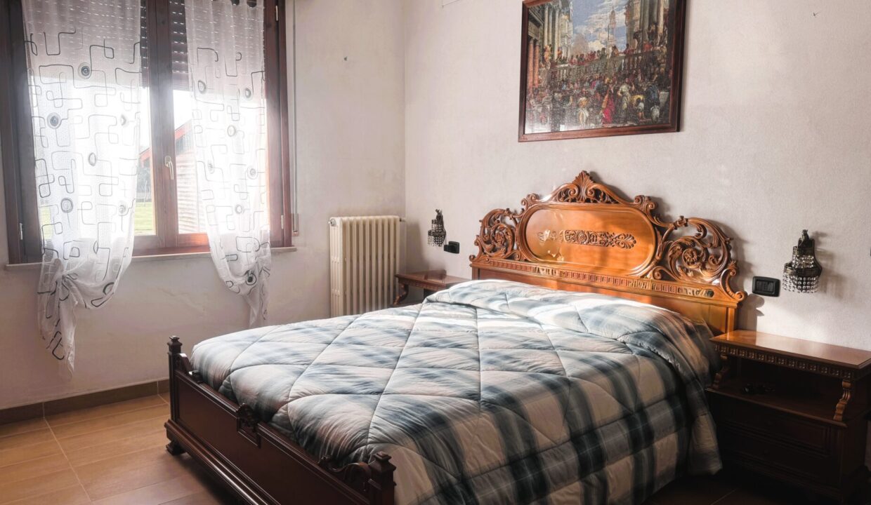 camera 1  bifamiliare Sissa campagna