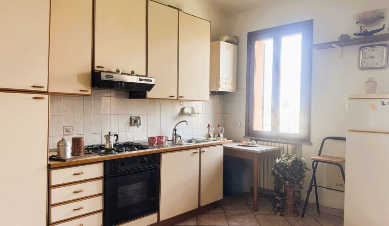 cucina bilocale recente Mezzano Superiore