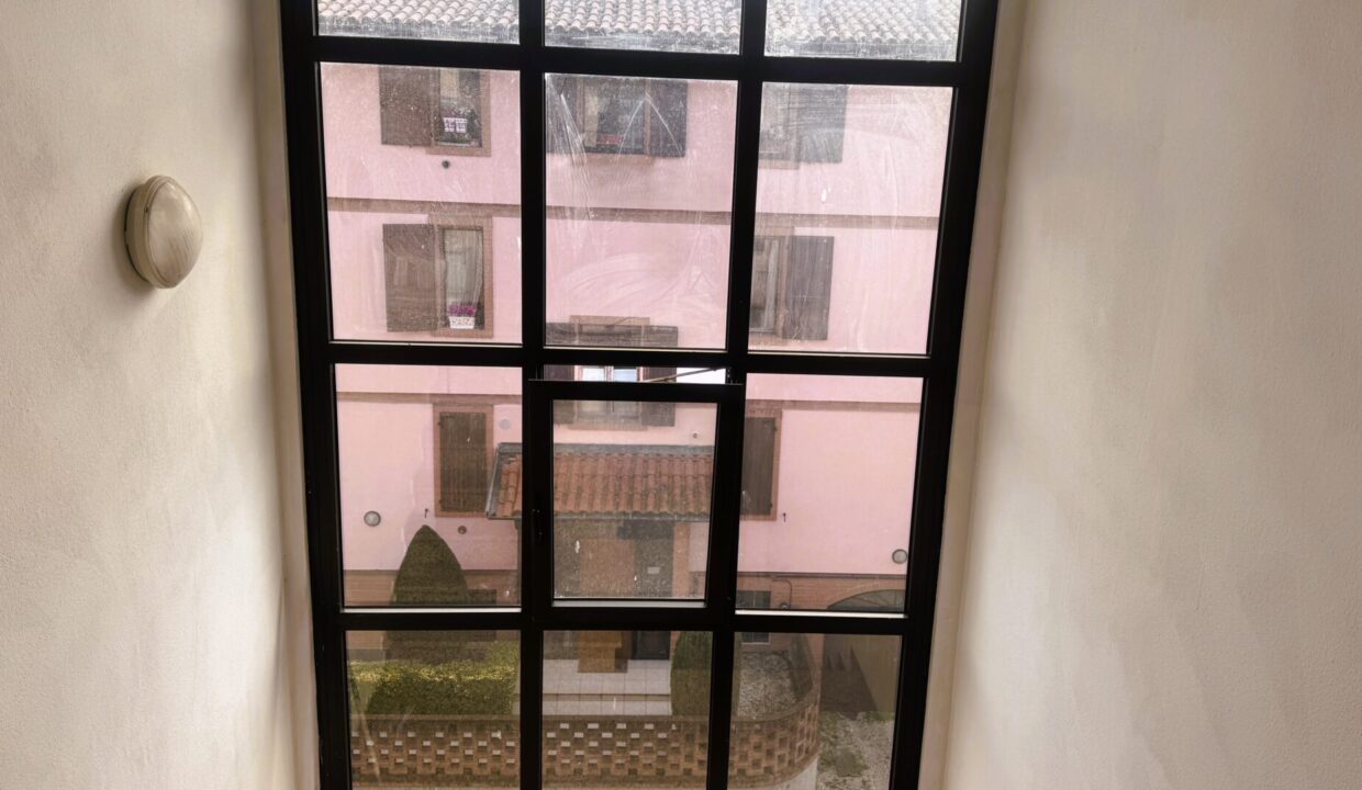 parti comuni bilocale recente Mezzano Superiore