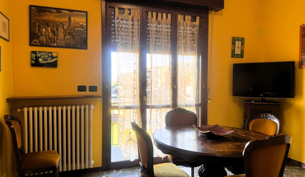 sala da pranzo bifamiliare Sissa campagna