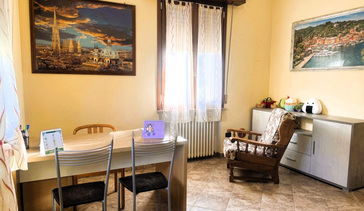 sala da pranzo bifamiliare Sissa campagna