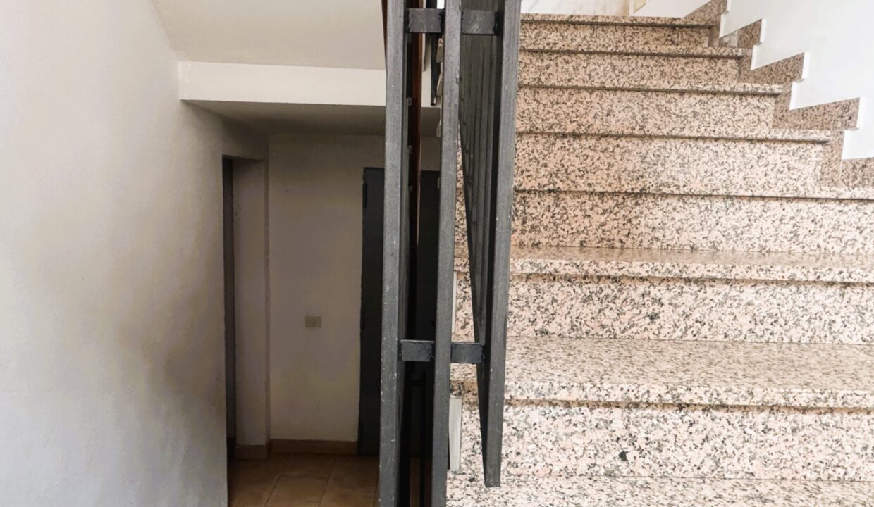 scale bilocale recente Mezzano Superiore