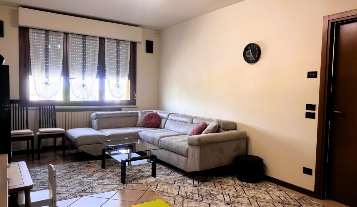 soggiorno appartamento con 3 camere Colorno