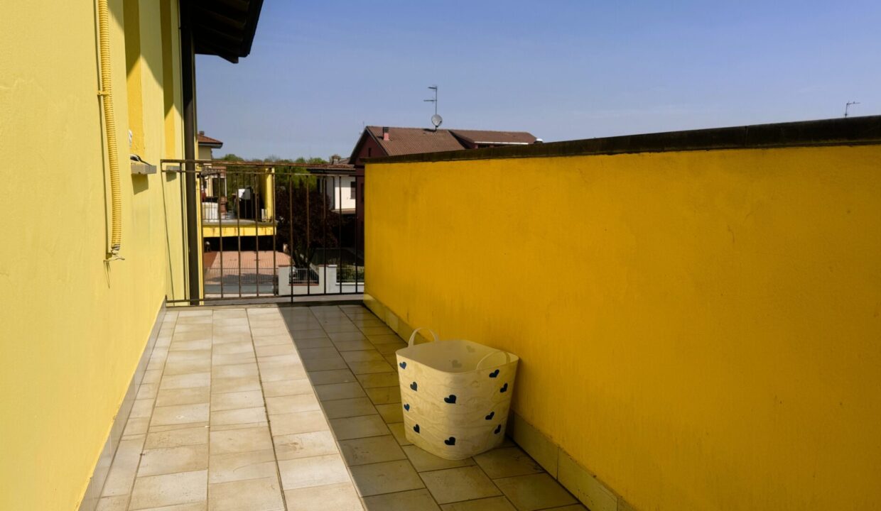 balcone appartamento con 3 camere Colorno