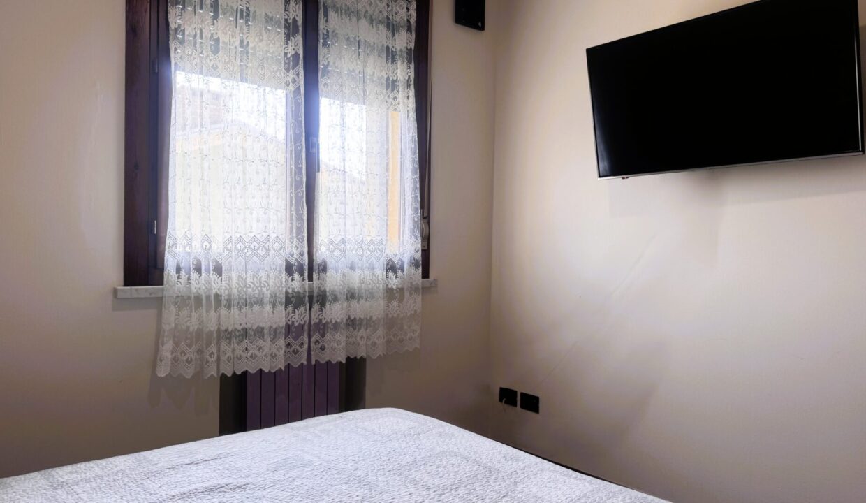 camera 3 appartamento con 3 camere Colorno