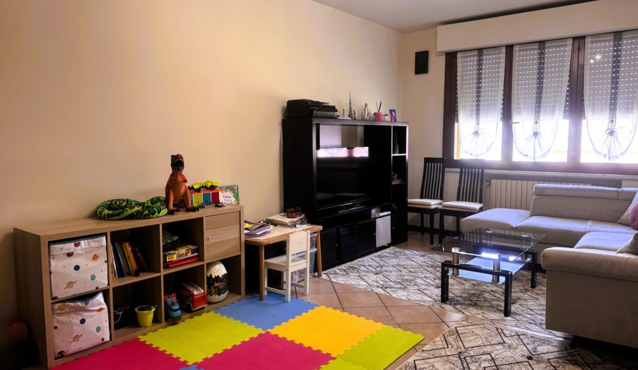 soggiorno appartamento con 3 camere Colorno