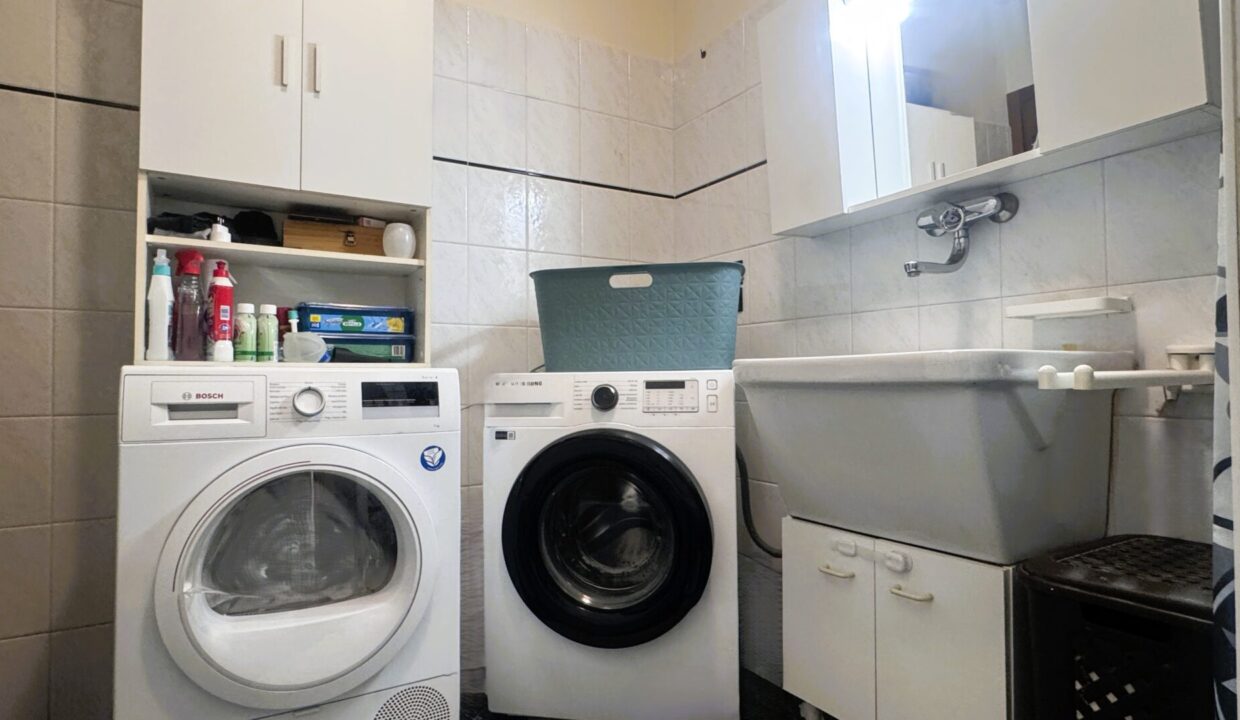 bagno lavanderia appartamento con 3 camere Colorno