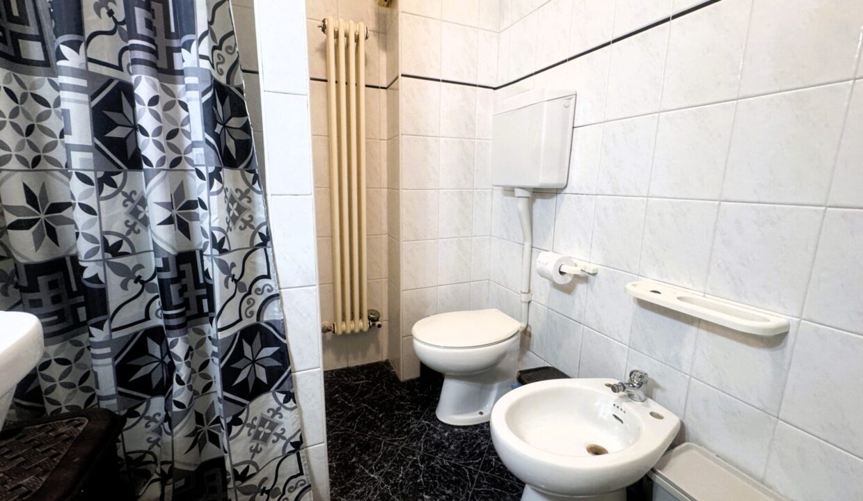 bagno lavanderia appartamento con 3 camere Colorno