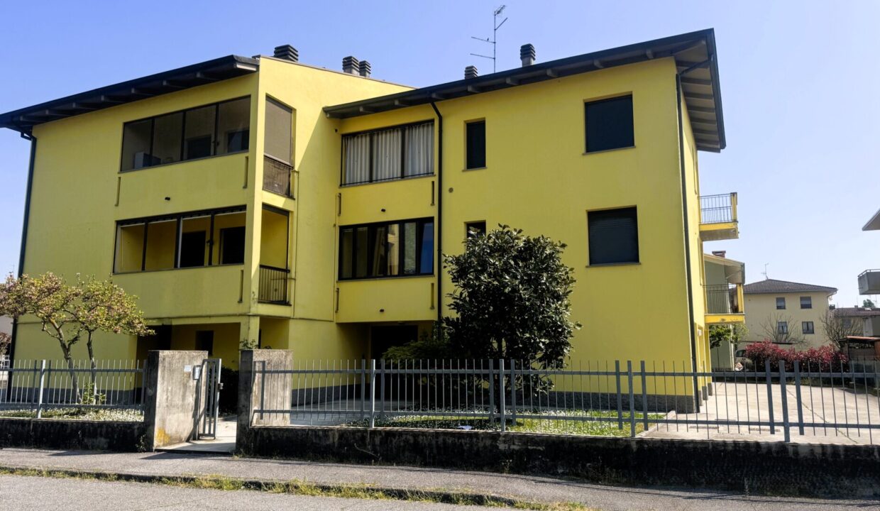 facciata appartamento con 3 camere Colorno