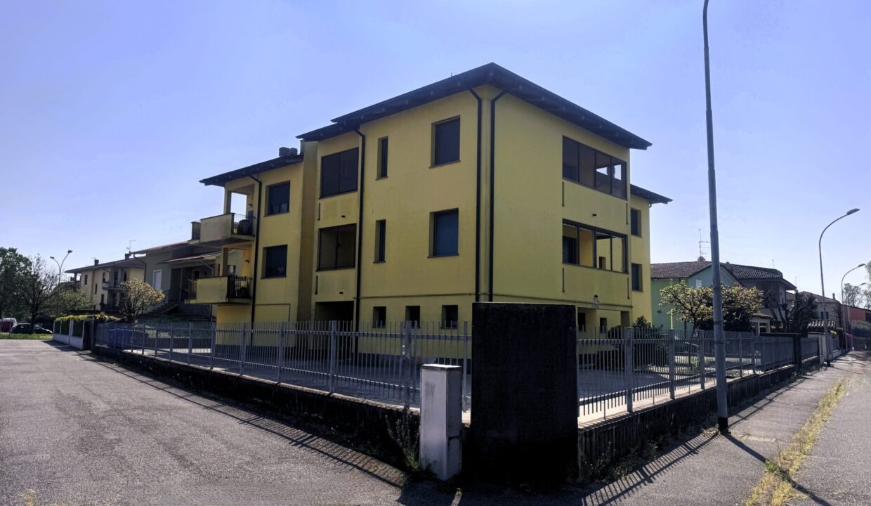 facciata appartamento con 3 camere Colorno