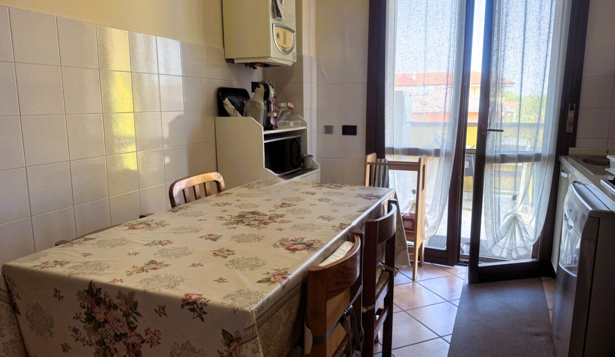 cucina appartamento con 3 camere Colorno