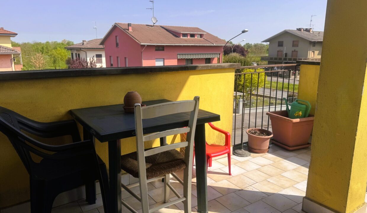 terrazzino appartamento con 3 camere Colorno